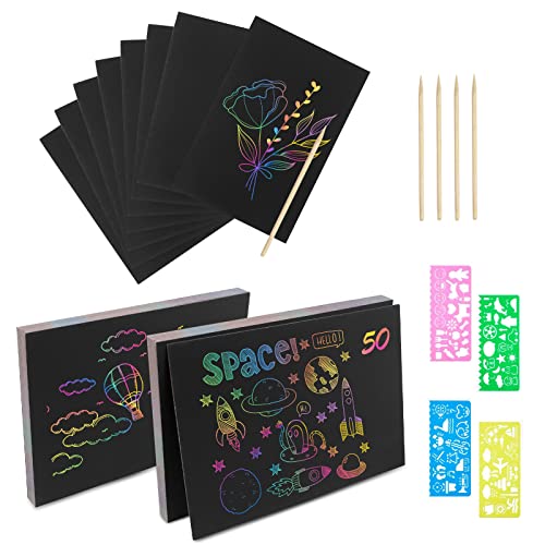 Relota 50 Piezas Scratch Art Para Niños, Creativas Dibujar de Rascar con 5 Lápices de Madera, 4 Plantillas de Dibujo, Rainbow Magic Scratch Papel, Papel de Rascar para Niños Dibujos, Notas, Juegos