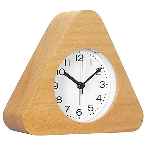 Knadgbft Reloj despertador de madera de triple esquina con números arábigos, silencioso, luz de fondo, funciona con pilas, color madera